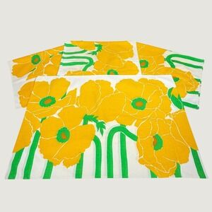 Vintage 1970s Marlborough Sun Poppies Pillowcases Set of 4 Floral Retro